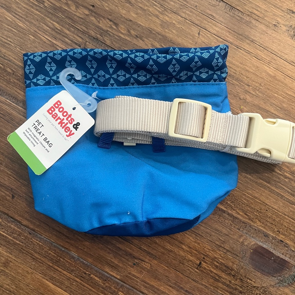 Boots‎ and Barkley Pet Treat Bag